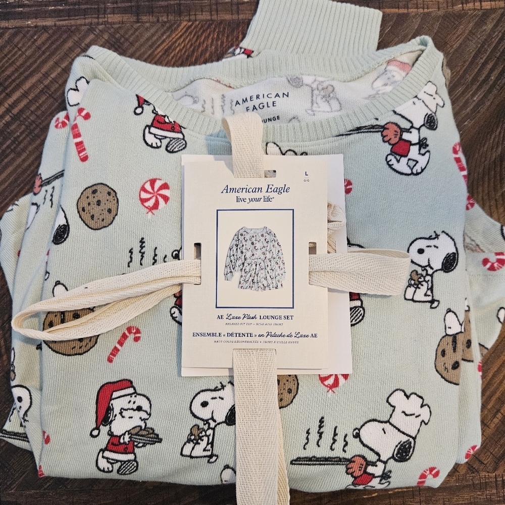 American Eagle Outfitters Snoopy Pajama Set - Light Green